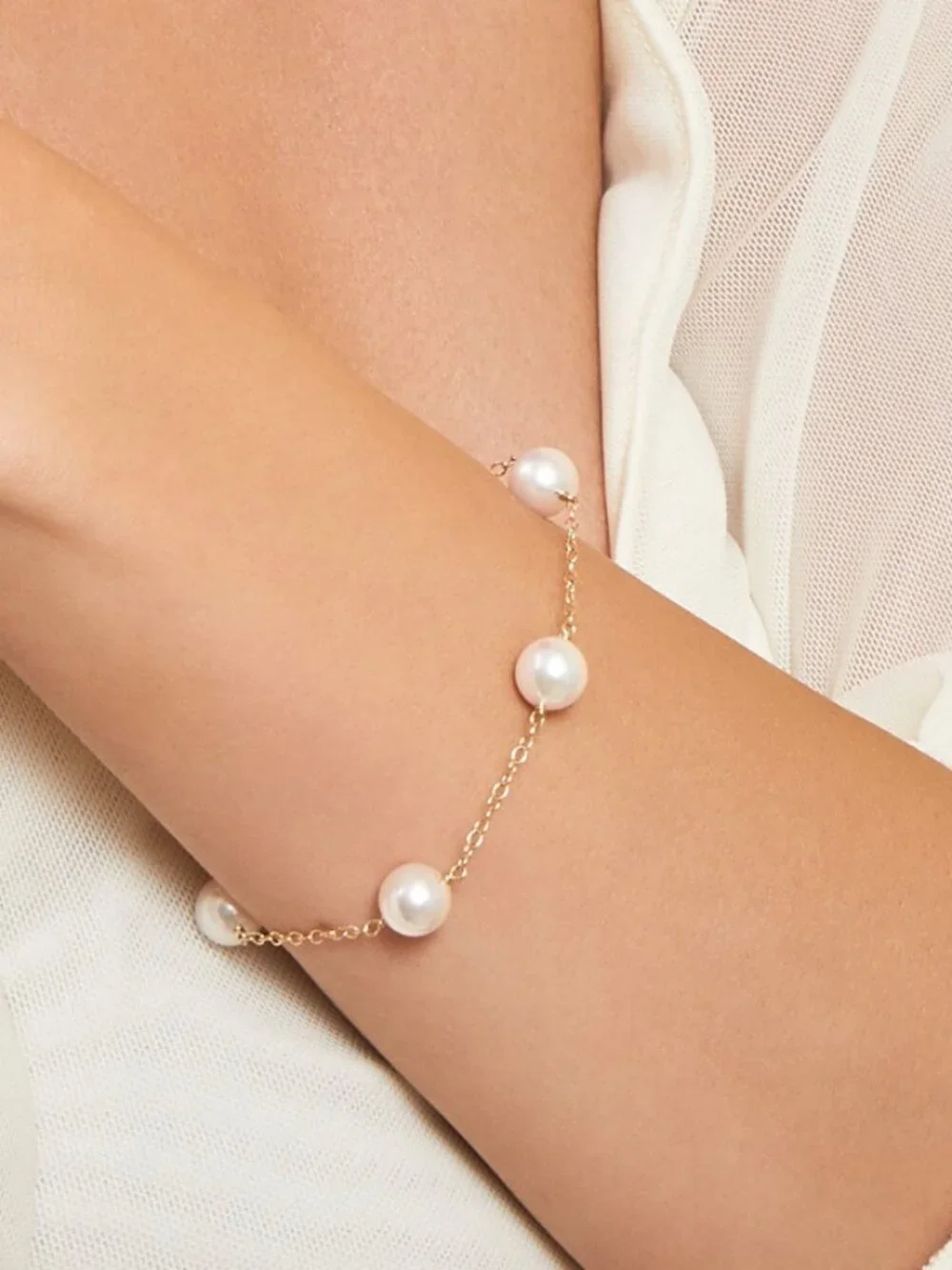 14K Gold Japanese Akoya White Pearl Tincup Bracelet